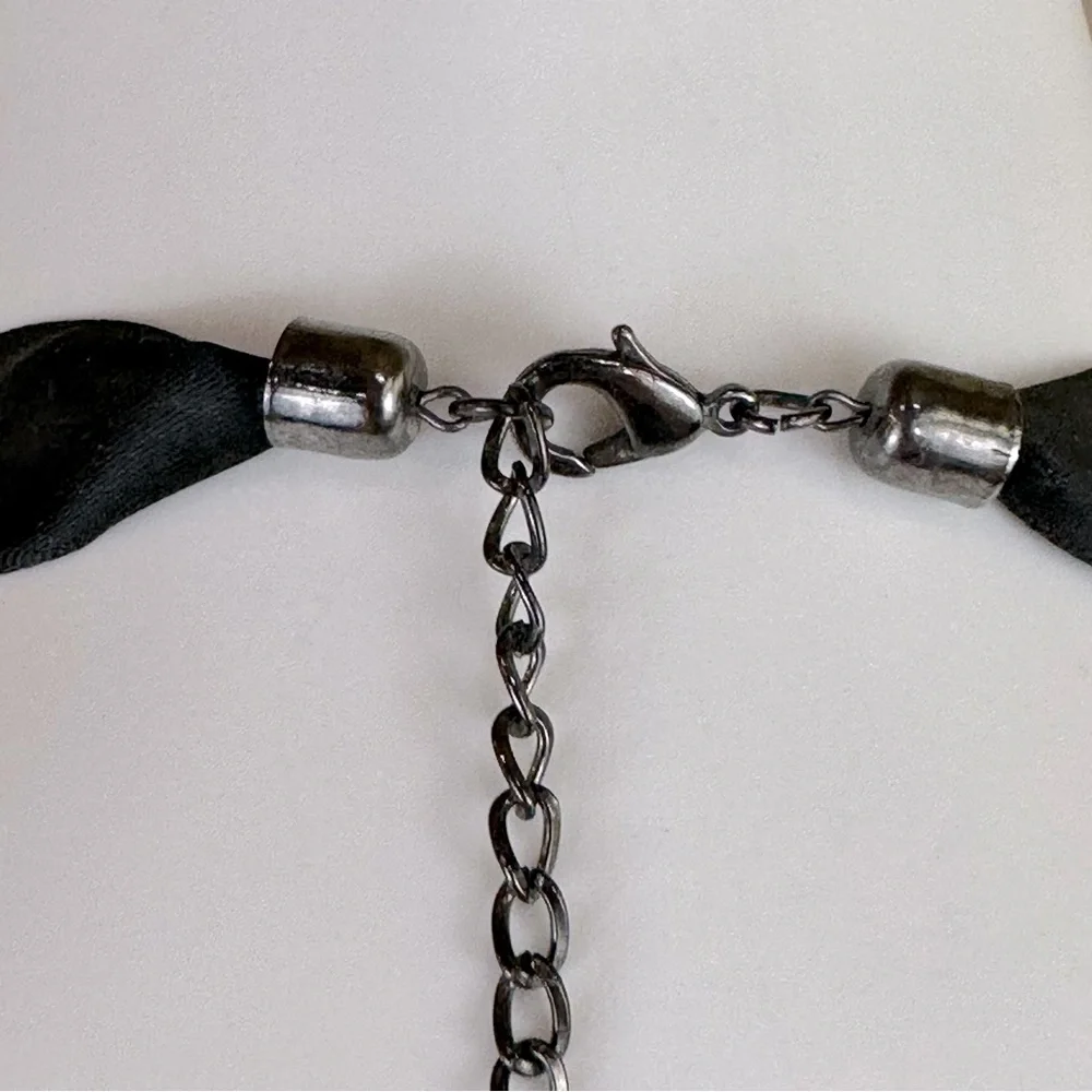 Ali Kahn New York Black & Clear Metallic Crystal Ribbon Choker Necklace Goth